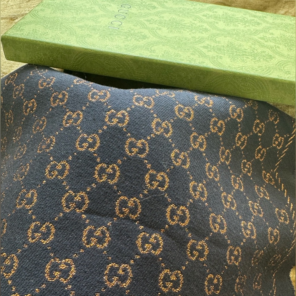 Gucci Navy Blue wool scarf with metallic copper GG monogram. - Picture 2 of 4